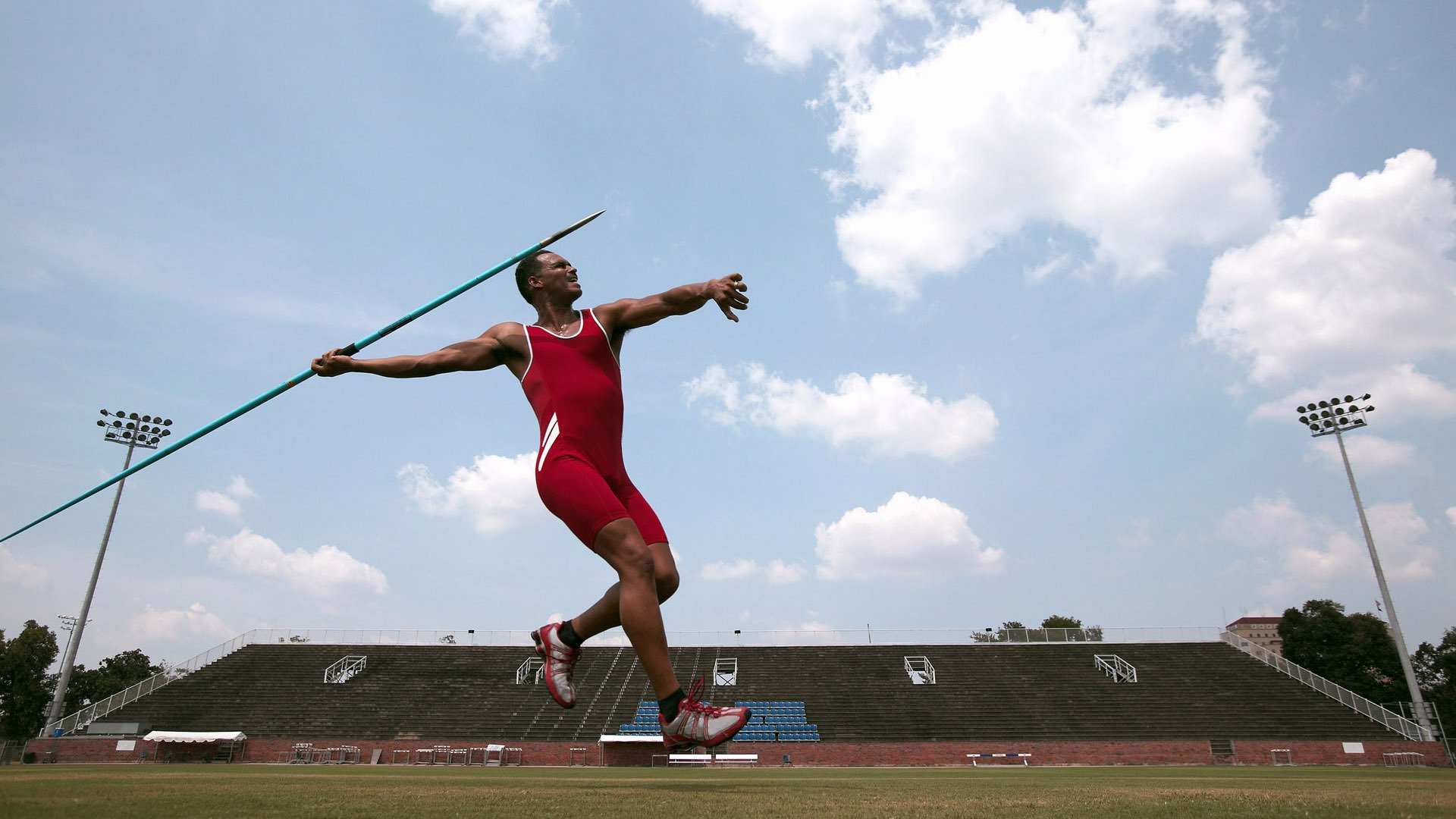 年轻阵容展示未来潜力，最年轻的职业球员