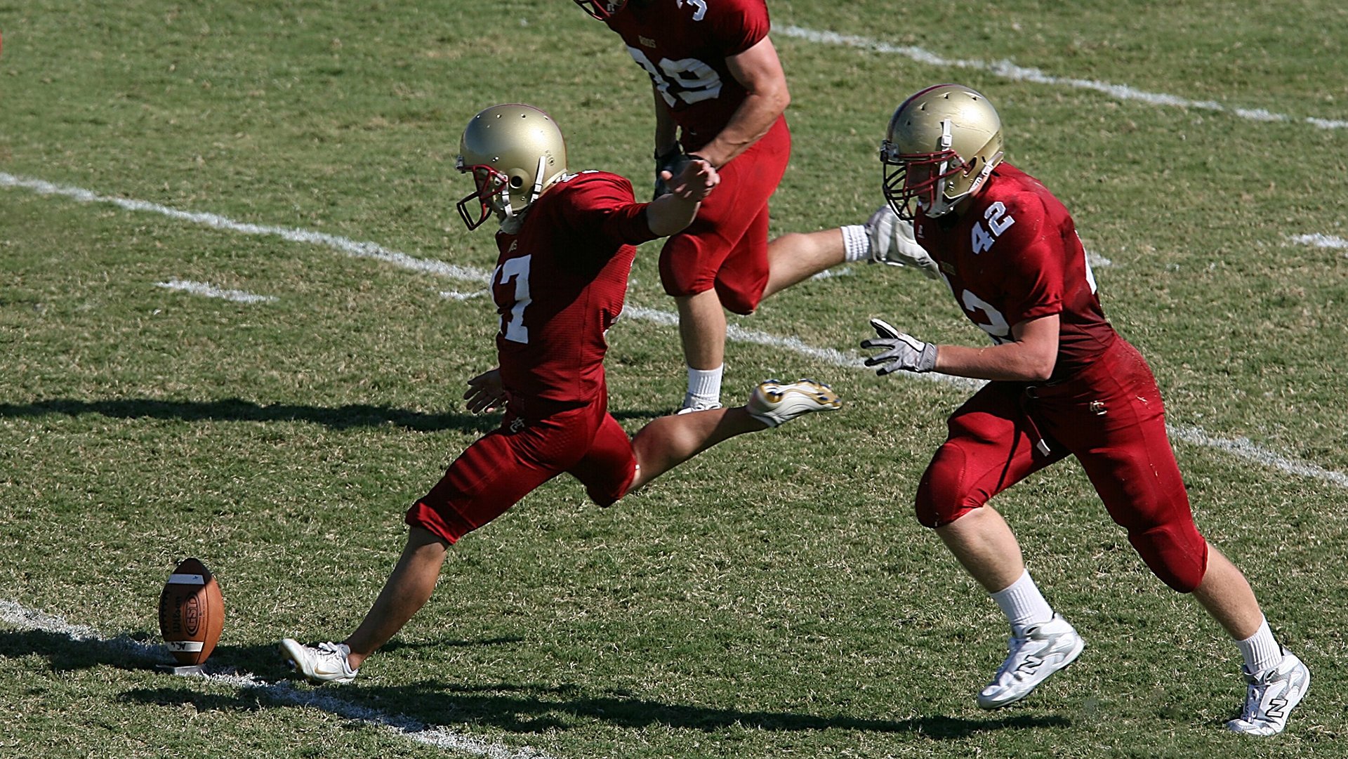 爱游戏 电竞-男子接力四人团结制胜，男子4x100m接力小组